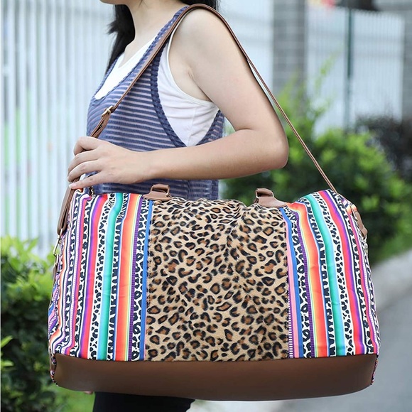 New Leopard And Aztec Print Weekender/Duffle Bag With Shoulder Strap - Picture 3 of 10